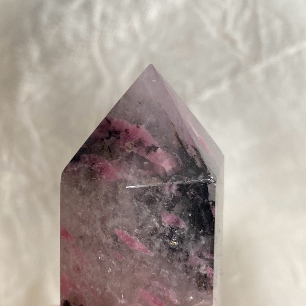 Intu Stones 
crystals with a crystal healer Unlisted Inventory - Picture 11 of 16